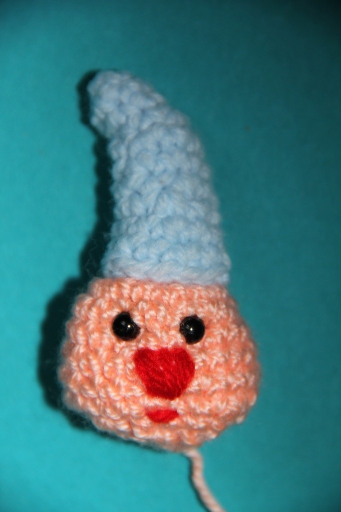 Blog-Inhaltsbild für 'Kostenlose Häkelanleitung - Kleine Schneeflocke - Deko Weihnachtsanhänger'