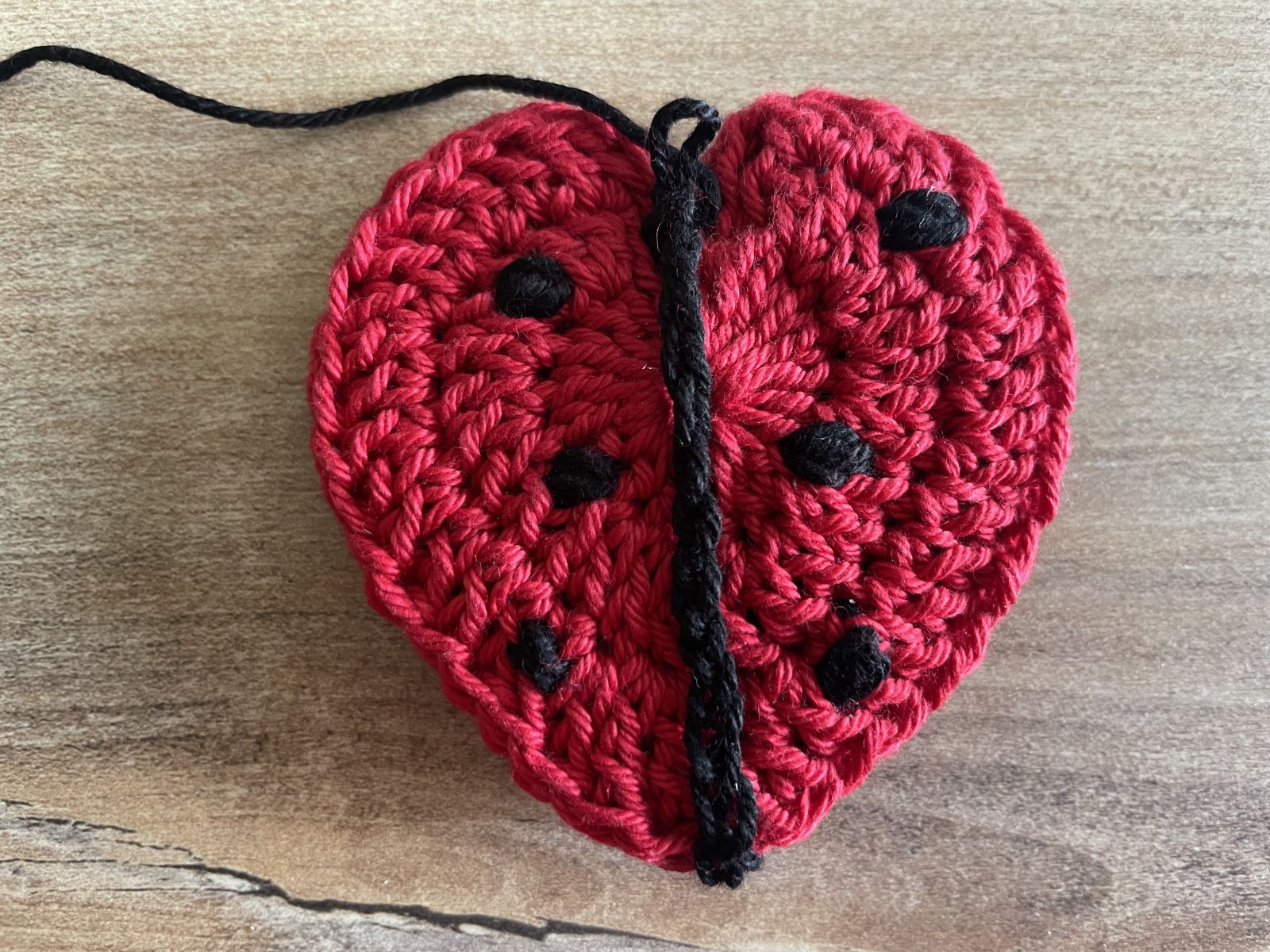 Blog content image for 'Crochet fun for the whole family: free instructions for ladybugs for windows and memory game'