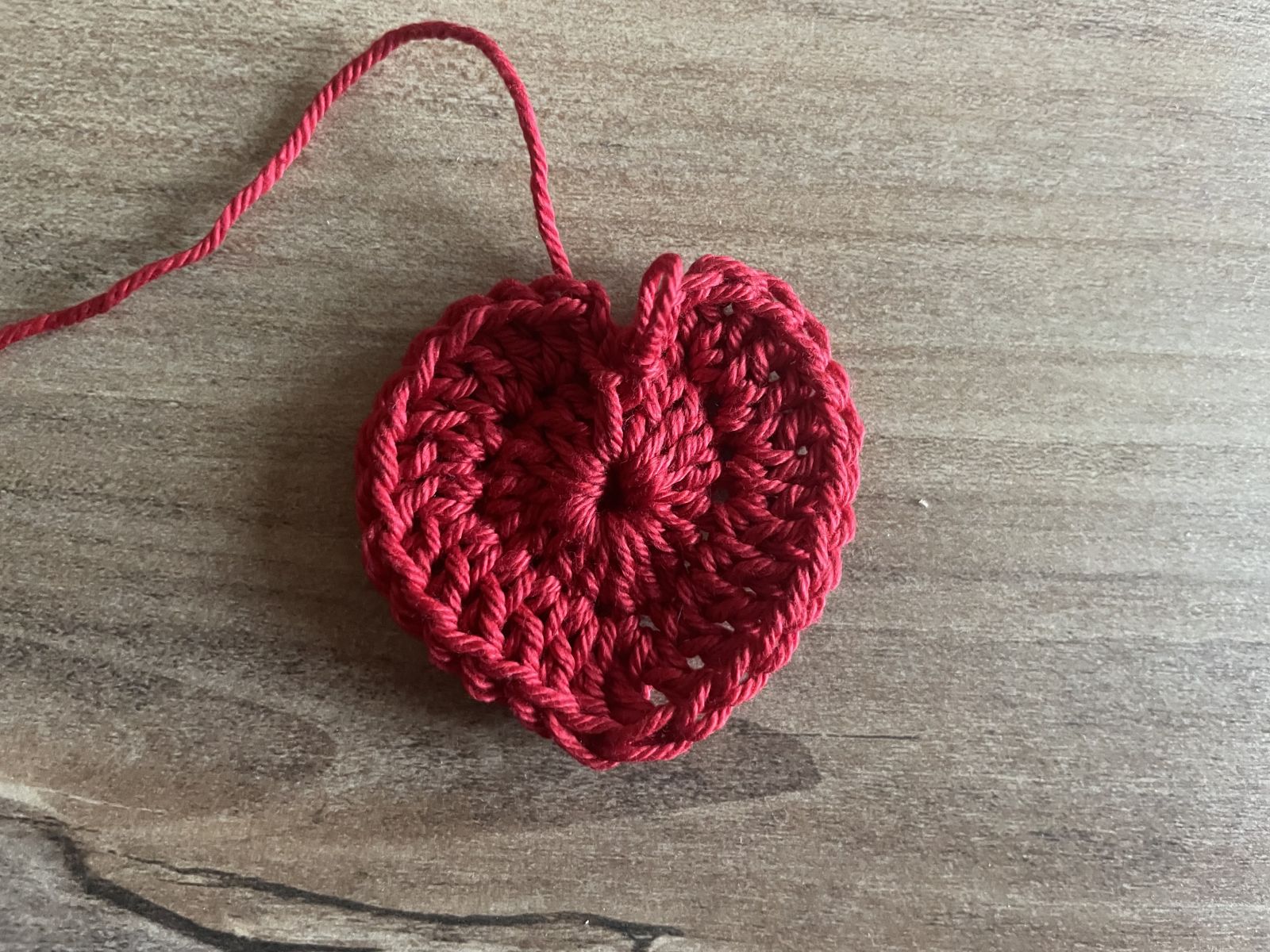 Blog content image for 'Crochet fun for the whole family: free instructions for ladybugs for windows and memory game'