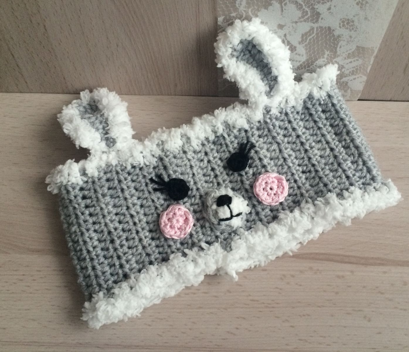 Blog-Inhaltsbild für 'Stirnband Hasi, kostenlose Häkelanleitung'