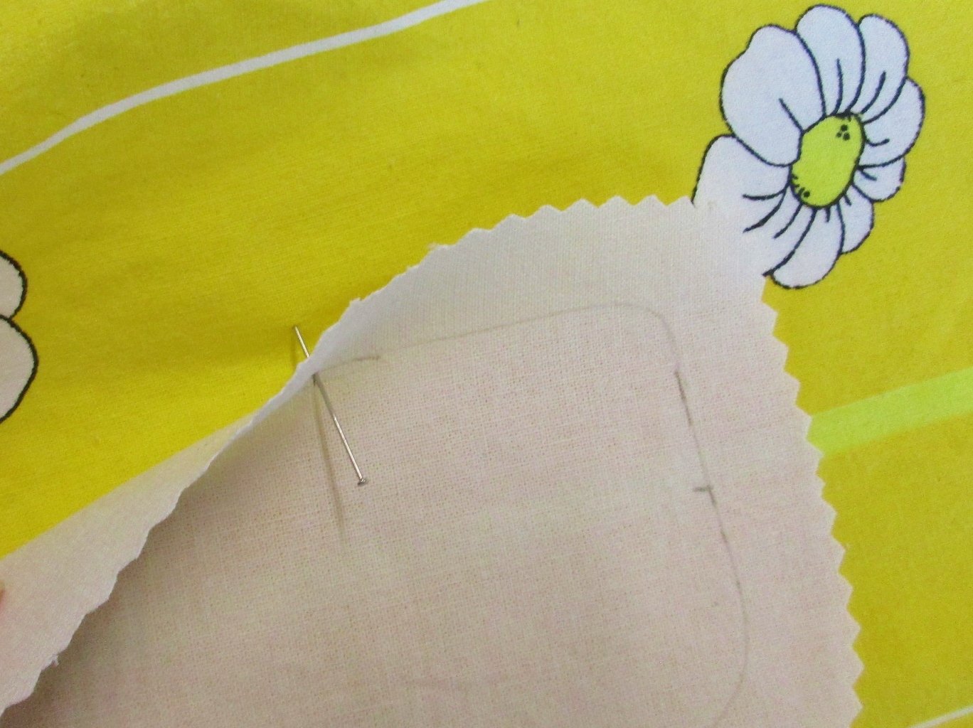 Blog-Inhaltsbild für 'Mund - und Nasen- Maske mit Sicht - Fenster für Gehörlose:  eine Lippenleser - Maske'