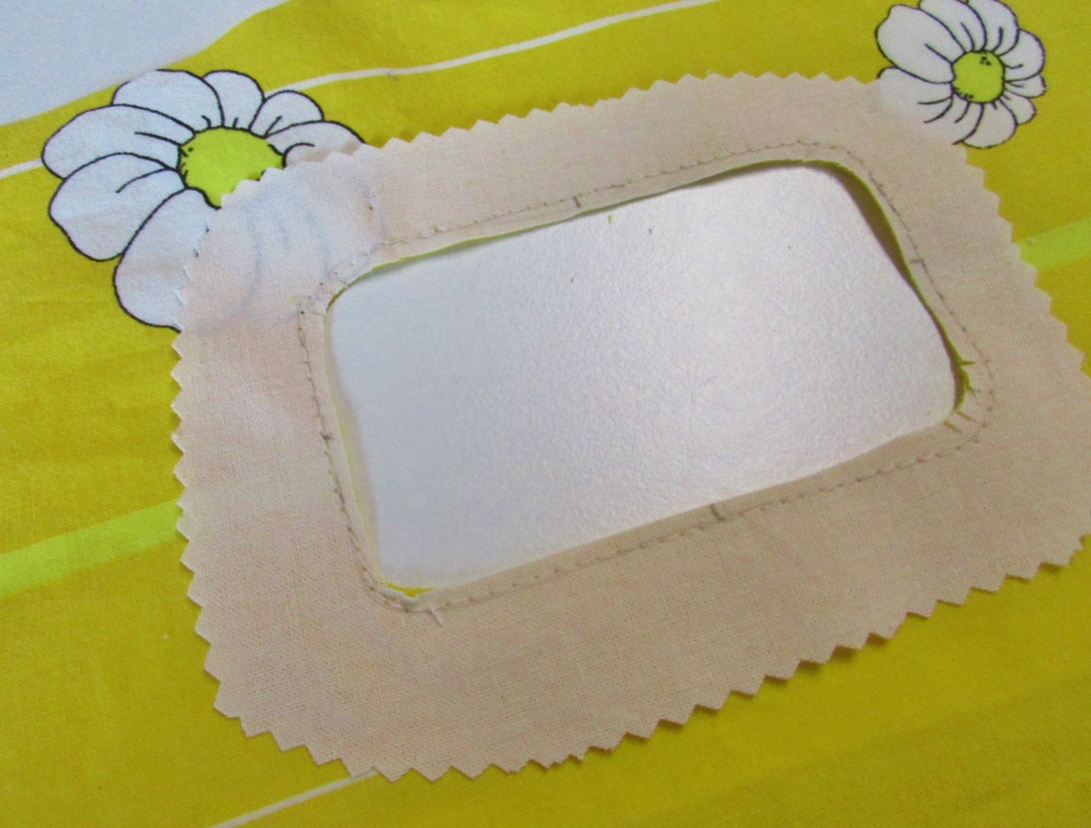 Blog-Inhaltsbild für 'Mund - und Nasen- Maske mit Sicht - Fenster für Gehörlose:  eine Lippenleser - Maske'