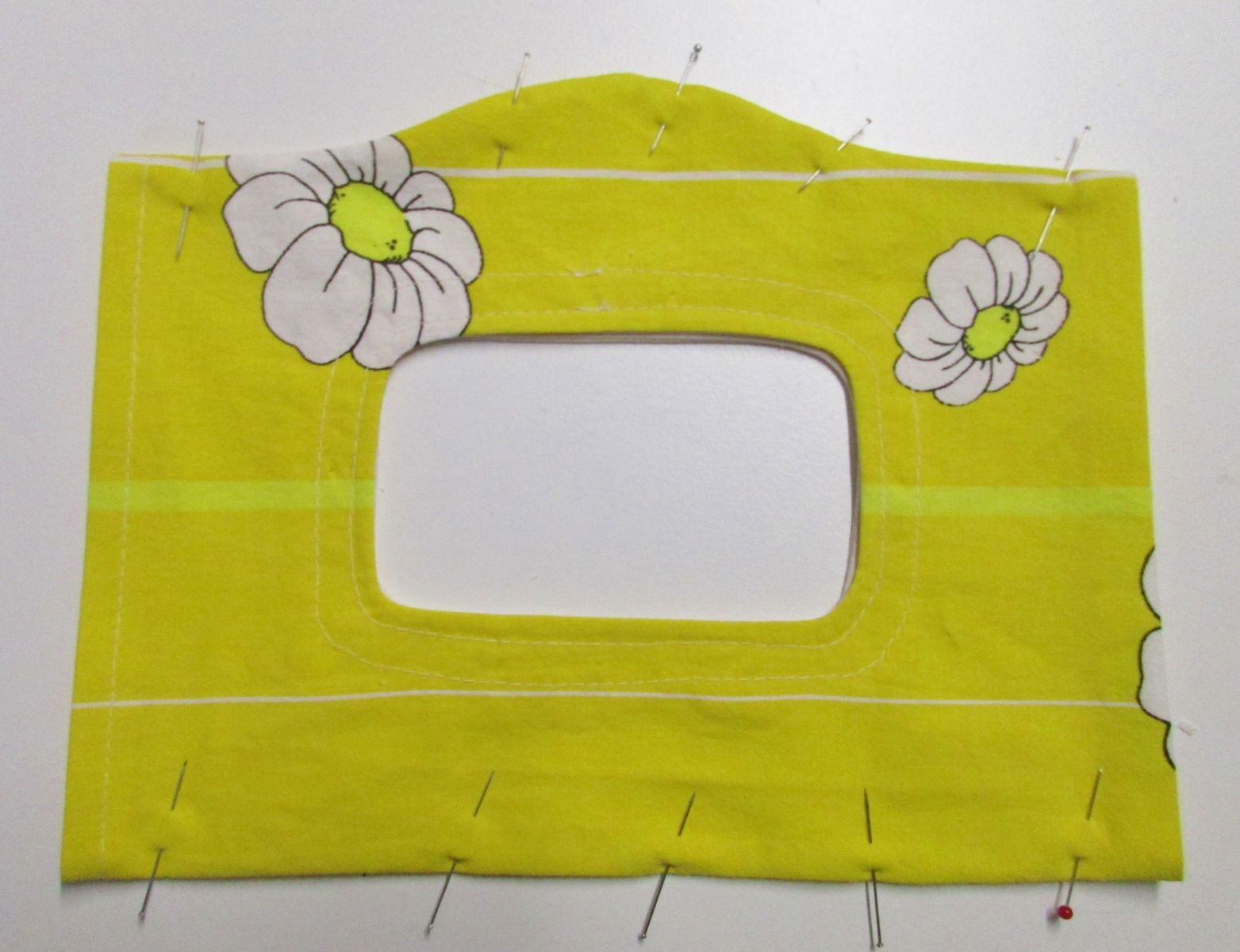 Blog-Inhaltsbild für 'Mund - und Nasen- Maske mit Sicht - Fenster für Gehörlose:  eine Lippenleser - Maske'