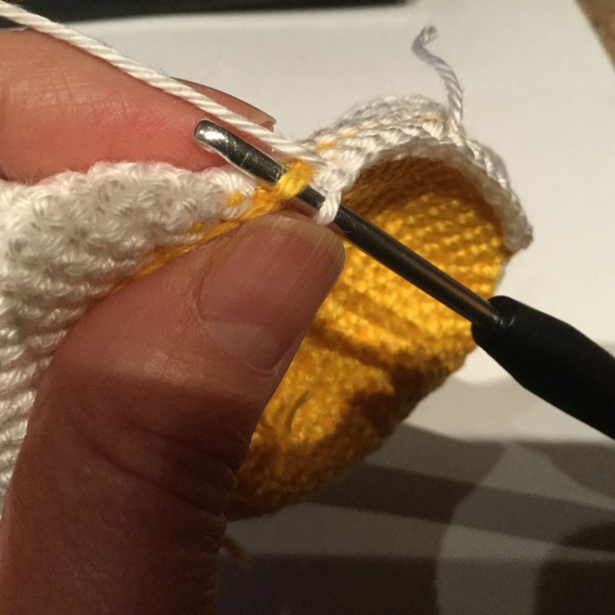 Blog-Inhaltsbild für 'Kostenlose Häkelanleitung für ein Nadelkissen "Spiegelei"'