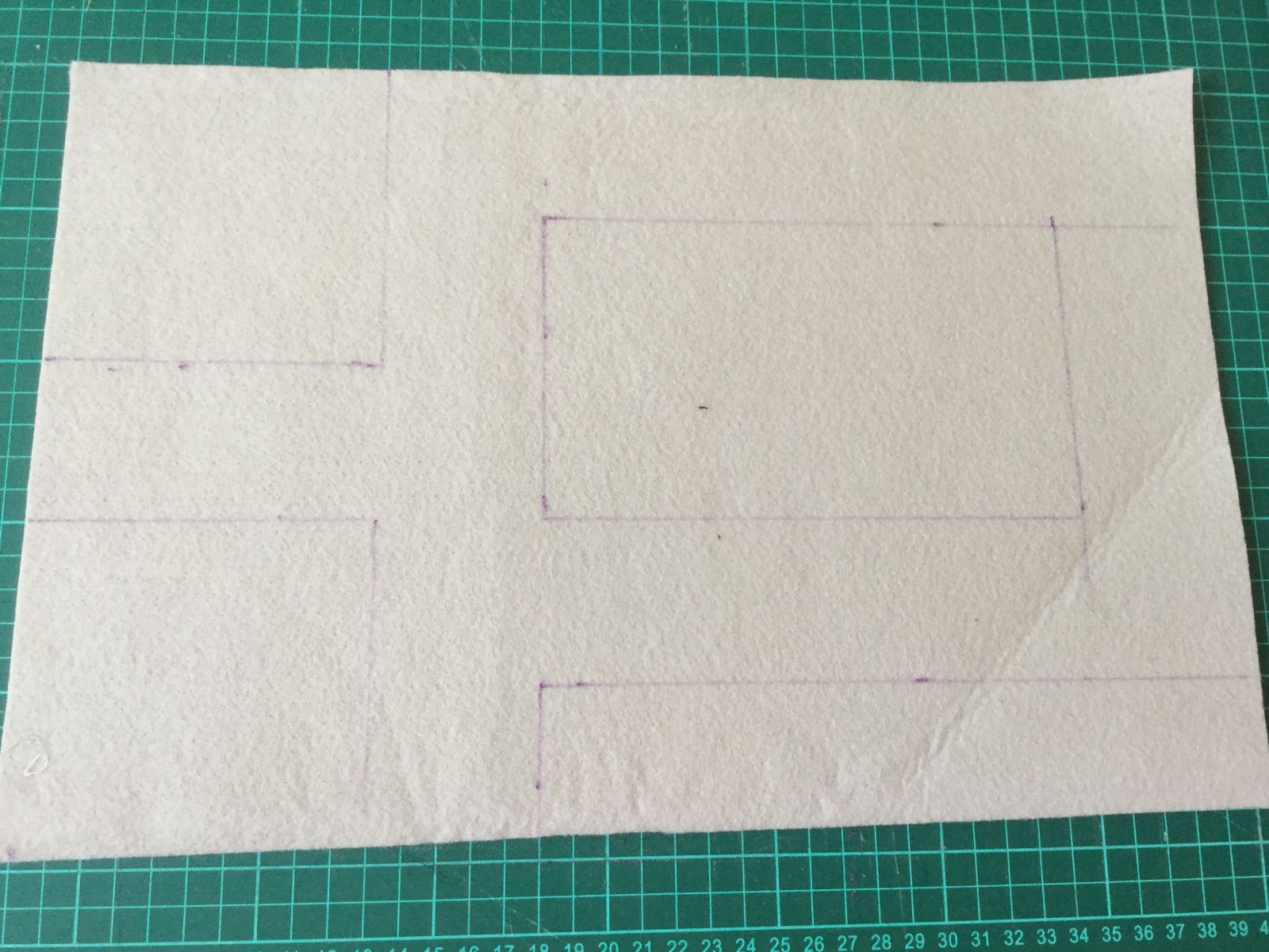 Blog-Inhaltsbild für 'kostenlose Nähanleitung Spielzeuggarage für unterwegs'