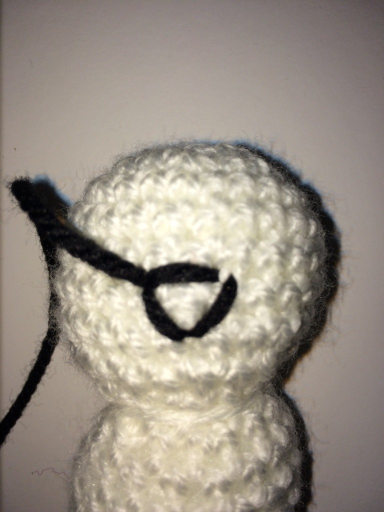 Blog-Inhaltsbild für 'Kostenlose Häkelanleitung - Kleines Kätzchen Schlüsselanhänger Taschenbaumler'