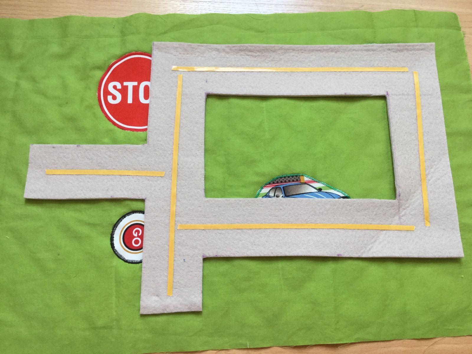 Blog-Inhaltsbild für 'kostenlose Nähanleitung Spielzeuggarage für unterwegs'