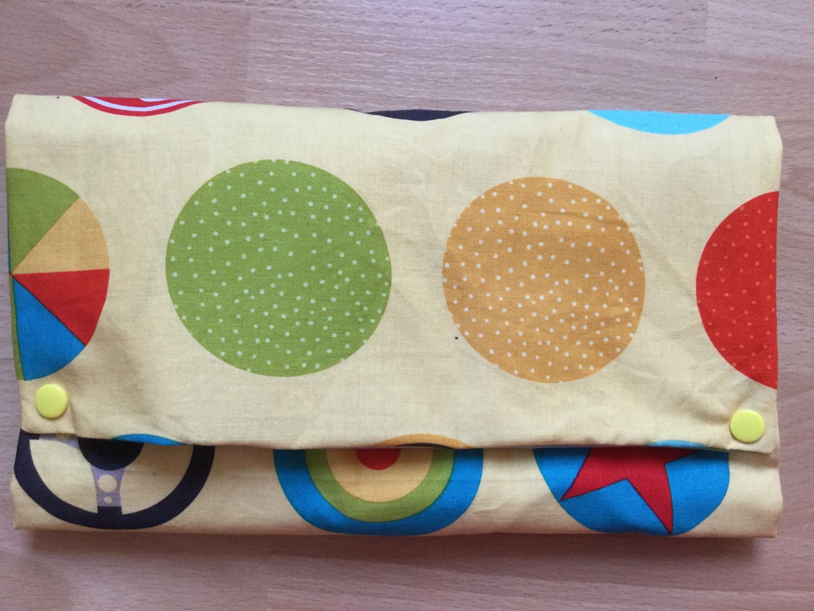 Blog-Inhaltsbild für 'kostenlose Nähanleitung Spielzeuggarage für unterwegs'