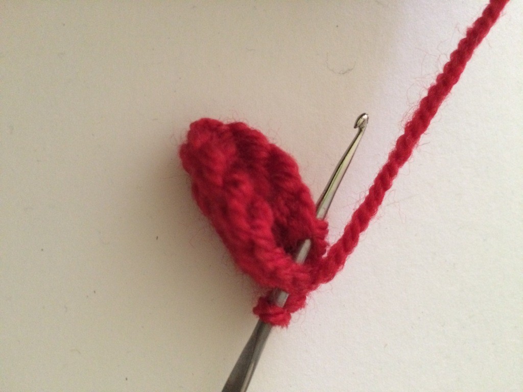 Blog-Inhaltsbild für 'Kostenlose Häkelanleitung -  Kleines Engelchen und Teufelchen - Schlüsselanhänger - Taschenbaumler'