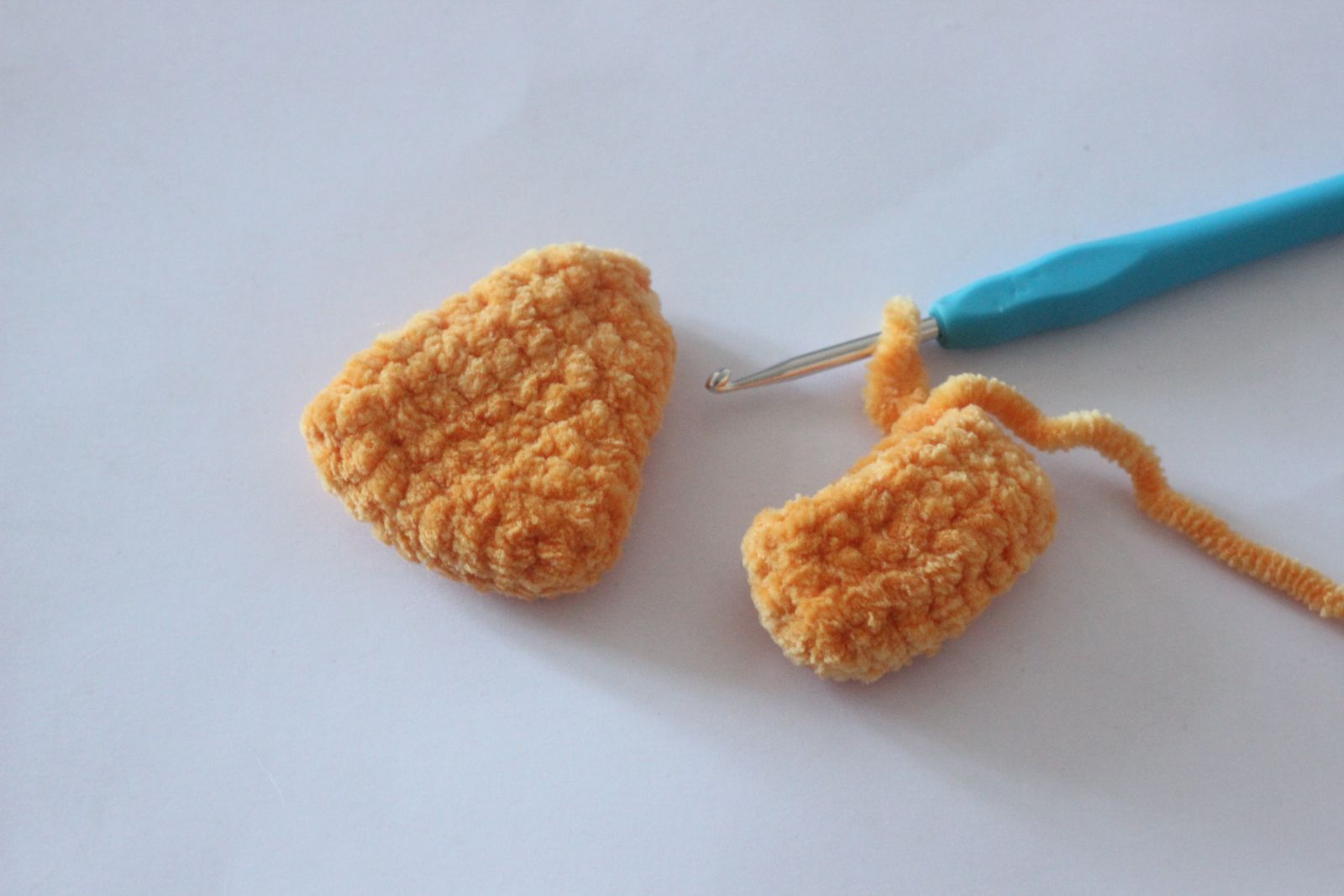 Blog-Inhaltsbild für 'Kostenlose Häkelanleitung für Kuschel-Elefant'