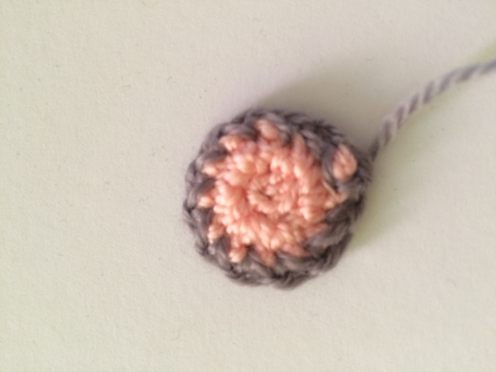 Blog-Inhaltsbild für 'Kostenlose Häkelanleitung - Kleiner Mäuse Schlüsselanhänger'