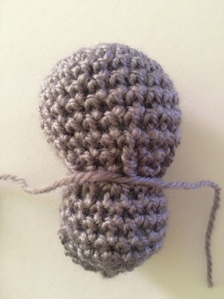 Blog-Inhaltsbild für 'Kostenlose Häkelanleitung - Kleine Engelchenbande - Schlüsselanhänger Taschenbaumler'