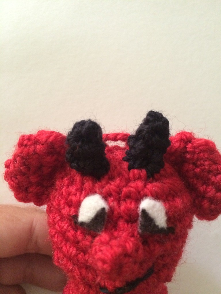 Blog-Inhaltsbild für 'Kostenlose Häkelanleitung -  Kleines Engelchen und Teufelchen - Schlüsselanhänger - Taschenbaumler'