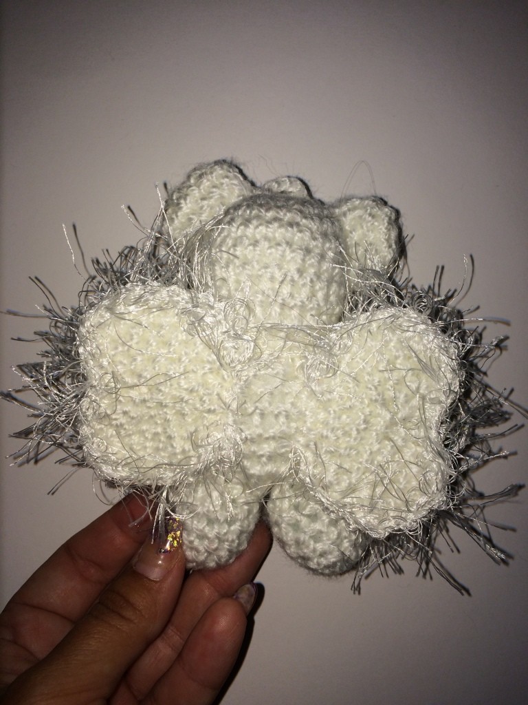 Blog-Inhaltsbild für 'Kostenlose Häkelanleitung -  Kleines Engelchen und Teufelchen - Schlüsselanhänger - Taschenbaumler'