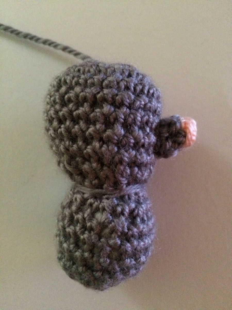 Blog-Inhaltsbild für 'Kostenlose Häkelanleitung - Kleine Engelchenbande - Schlüsselanhänger Taschenbaumler'