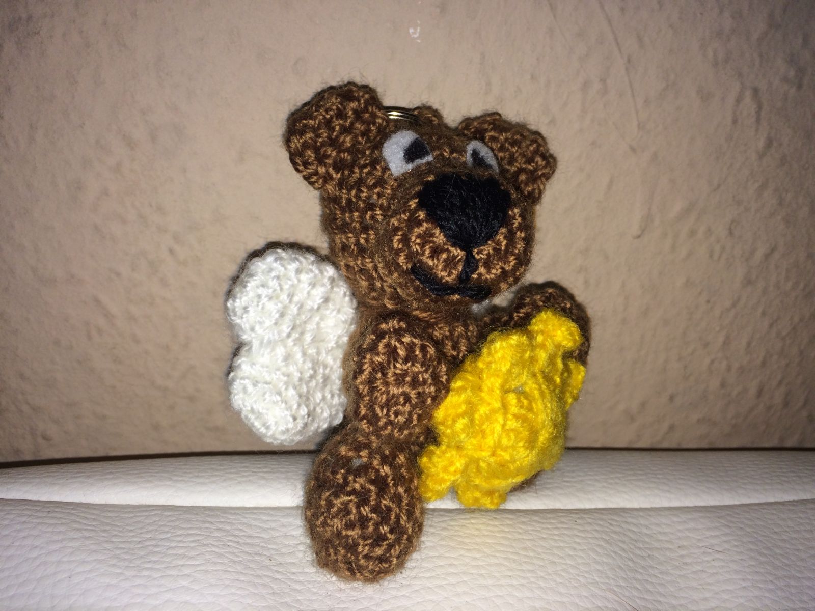 Blog-Inhaltsbild für 'Kostenlose Häkelanleitung - Kleine Engelchenbande - Schlüsselanhänger Taschenbaumler'