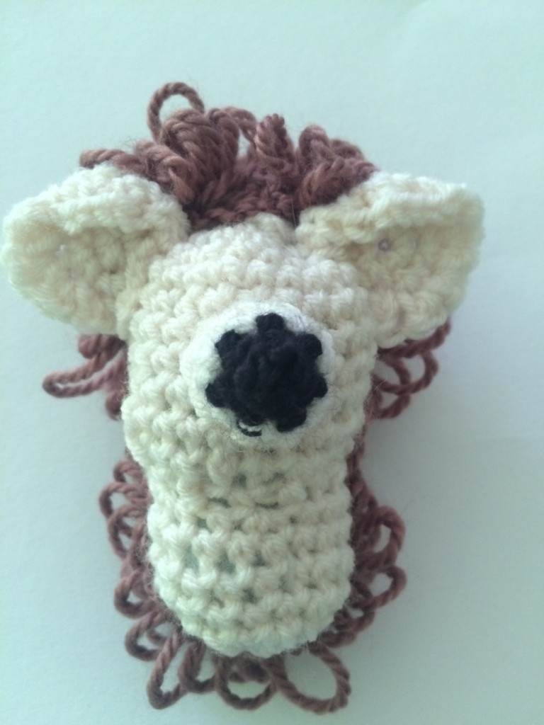 Blog-Inhaltsbild für 'Kostenlose Häkelanleitung - Igelchen Schlüsselanhänger-Taschenbaumler'