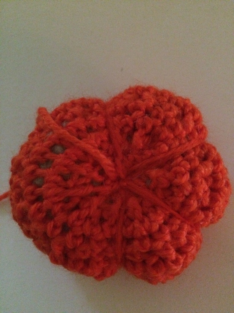 Blog-Inhaltsbild für 'Kostenlose Häkelanleitung - Türkranz Deko Halloween'