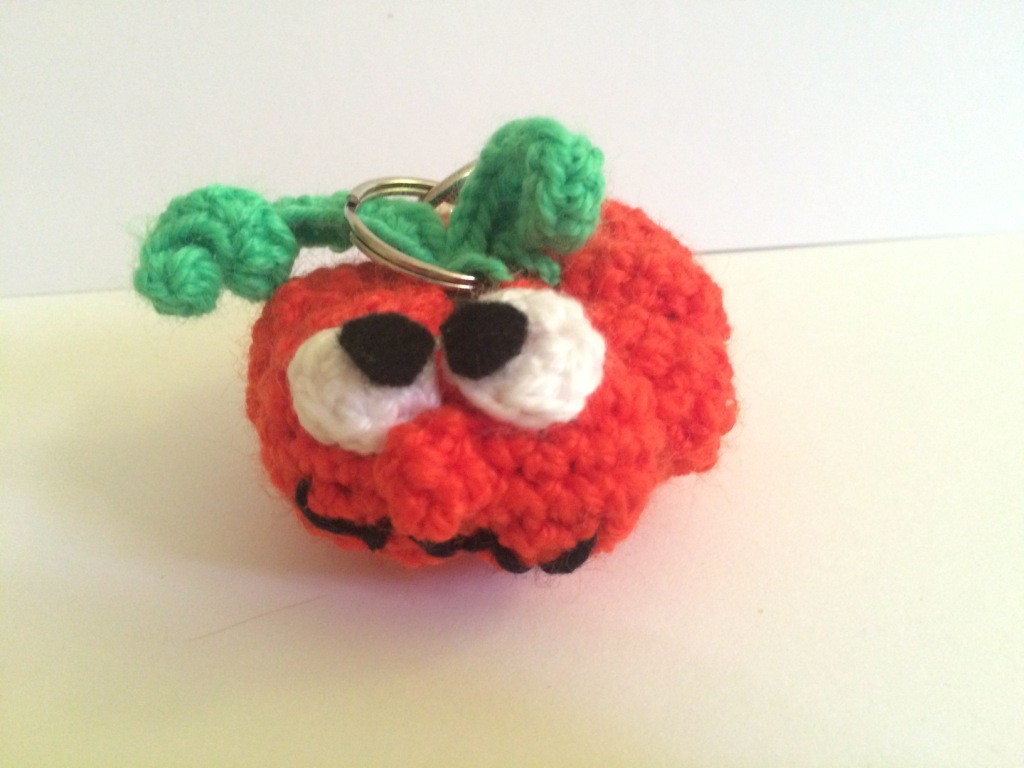 Blog-Inhaltsbild für 'Kostenlose Häkelanleitung - Kleiner Kürbis als Schlüsselanhänger oder Taschenbaumler'