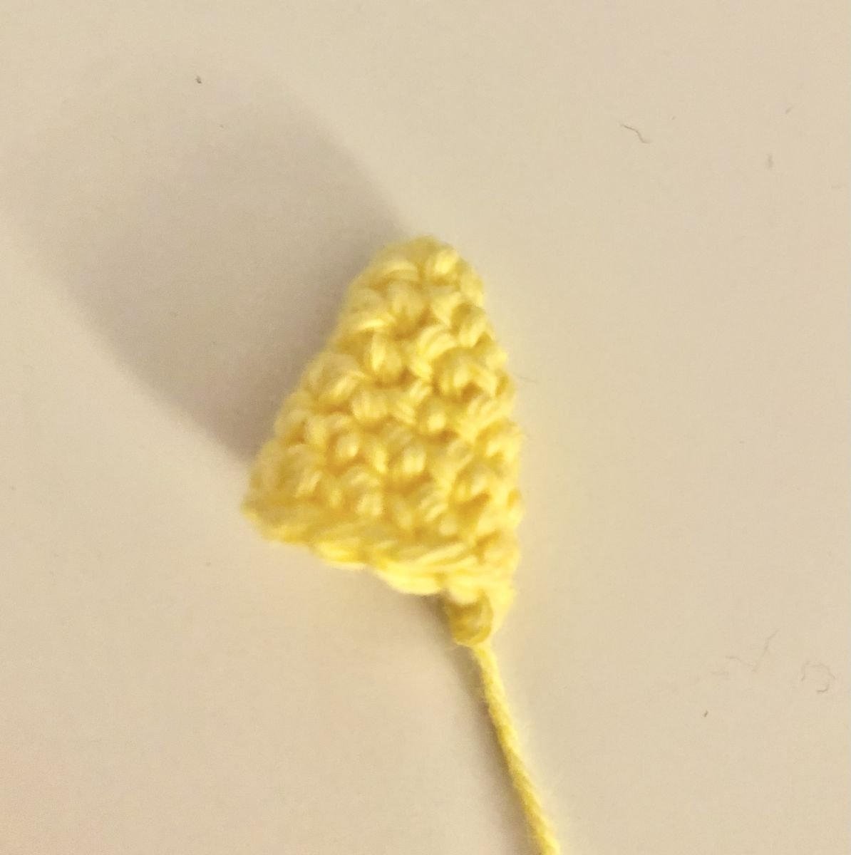 Blog-Inhaltsbild für 'Kostenlose Anleitung Einhorn Weihnachtskugel'