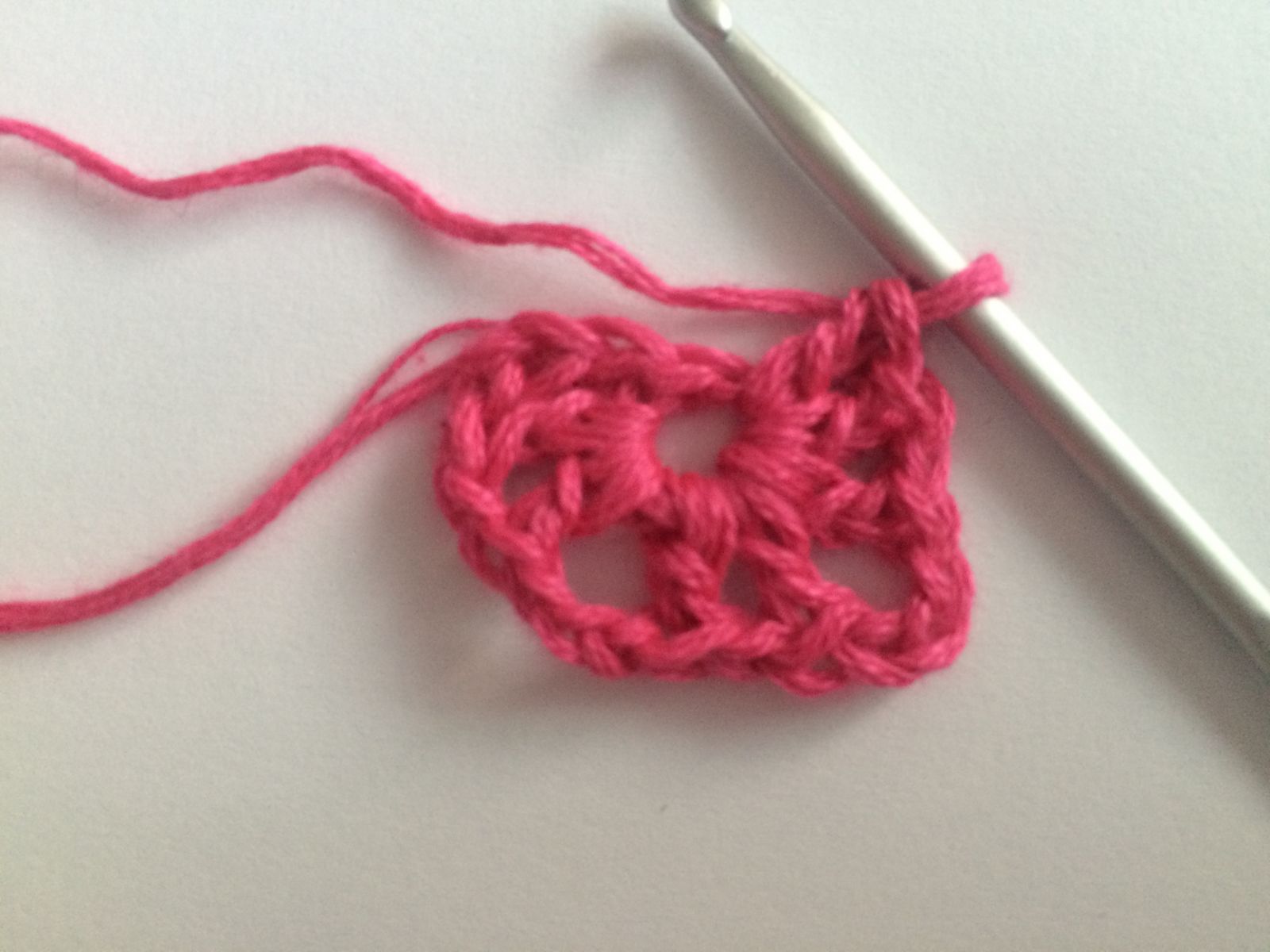 Blog-Inhaltsbild für 'Tuch Butterfly, kostenlose Häkelanleitung'