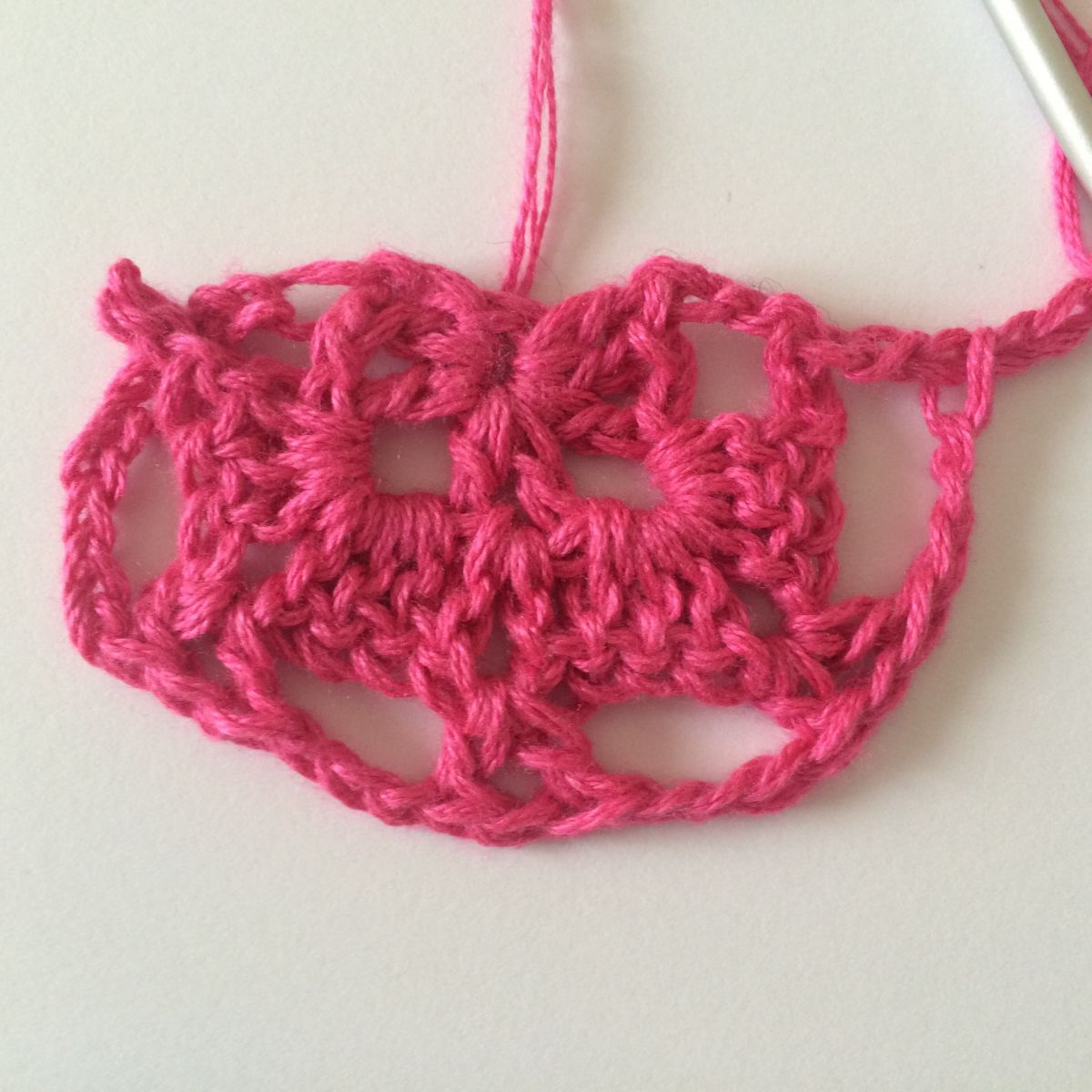 Blog-Inhaltsbild für 'Tuch Butterfly, kostenlose Häkelanleitung'