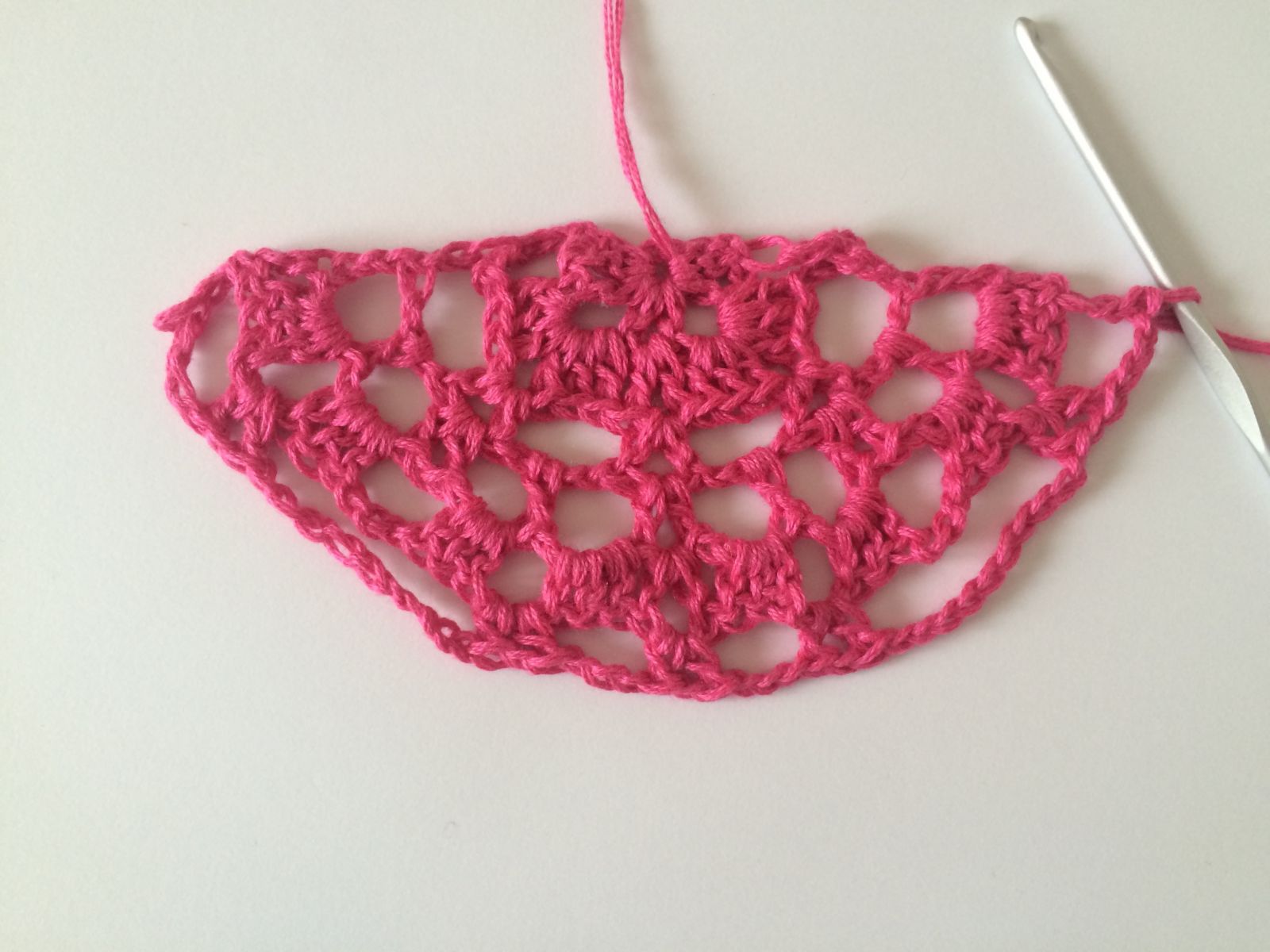 Blog-Inhaltsbild für 'Tuch Butterfly, kostenlose Häkelanleitung'