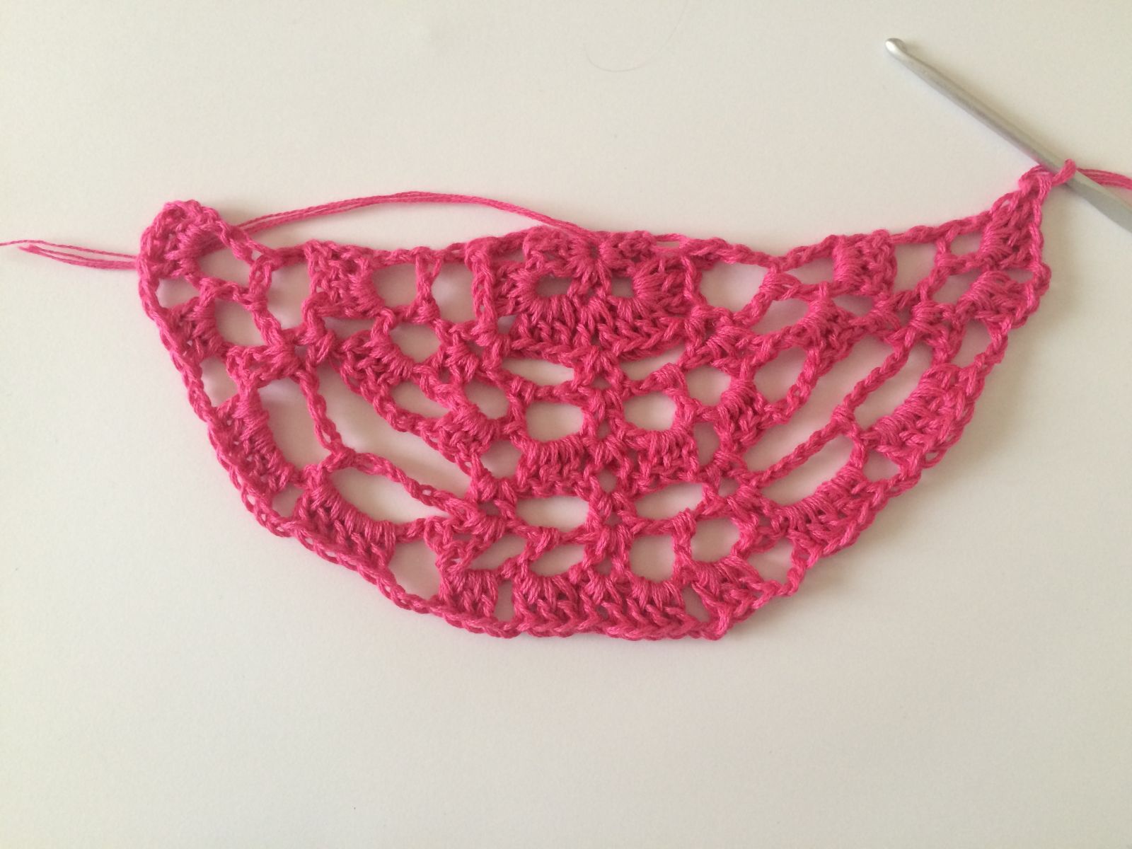 Blog-Inhaltsbild für 'Tuch Butterfly, kostenlose Häkelanleitung'