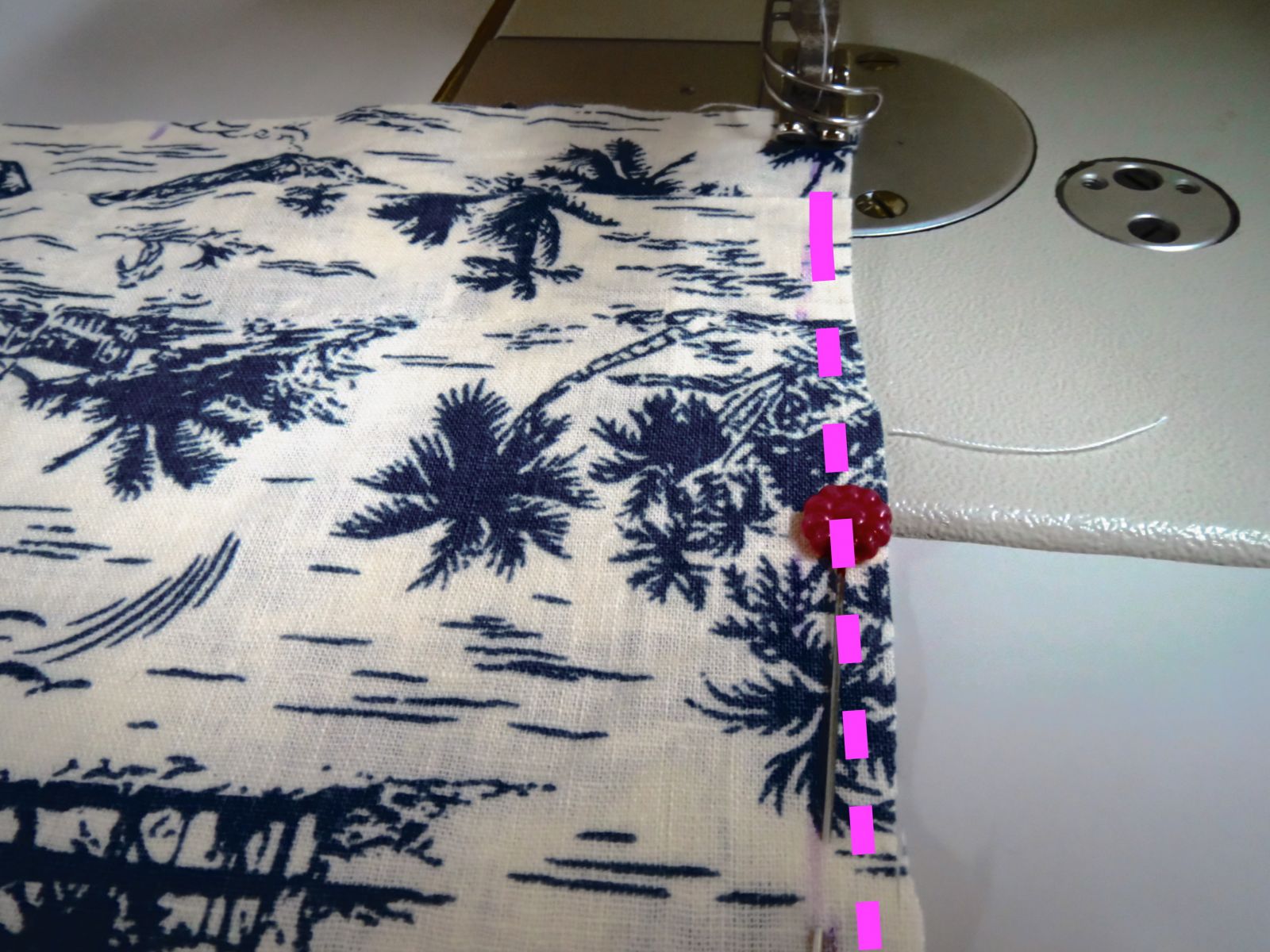 Blog-Inhaltsbild für 'UPCYCLING Projekt - Aus Herrenhemd schnell und einfach Einkaufsbeutel Einkaufstasche mit eingenähtem Beutel nähen ohne Schnittmuster firstloungeberlin'