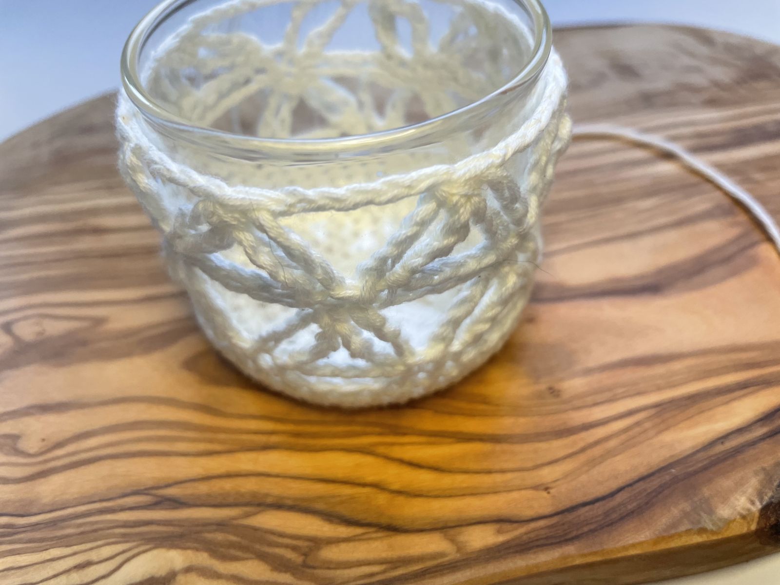 Blog content image for 'Crochet Flower Tealight Holders – A Touch of Light for Special Moments'