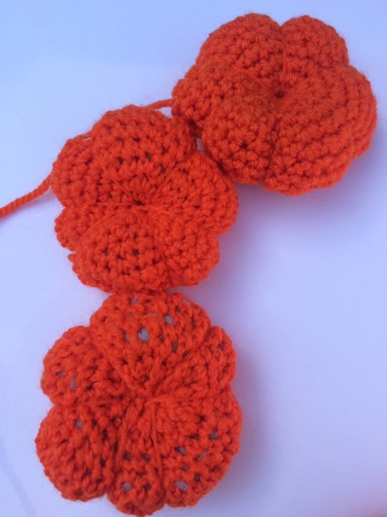 Blog-Inhaltsbild für 'Kostenlose Häkelanleitung - Türkranz Deko Halloween'