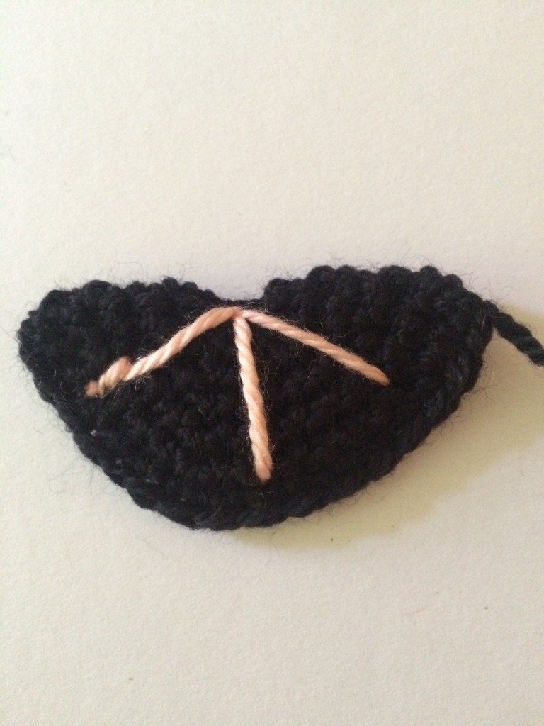 Blog-Inhaltsbild für 'Kostenlose Häkelanleitung - Kleine Fledermaus als Schlüsselanhänger oder Taschenbaumler'