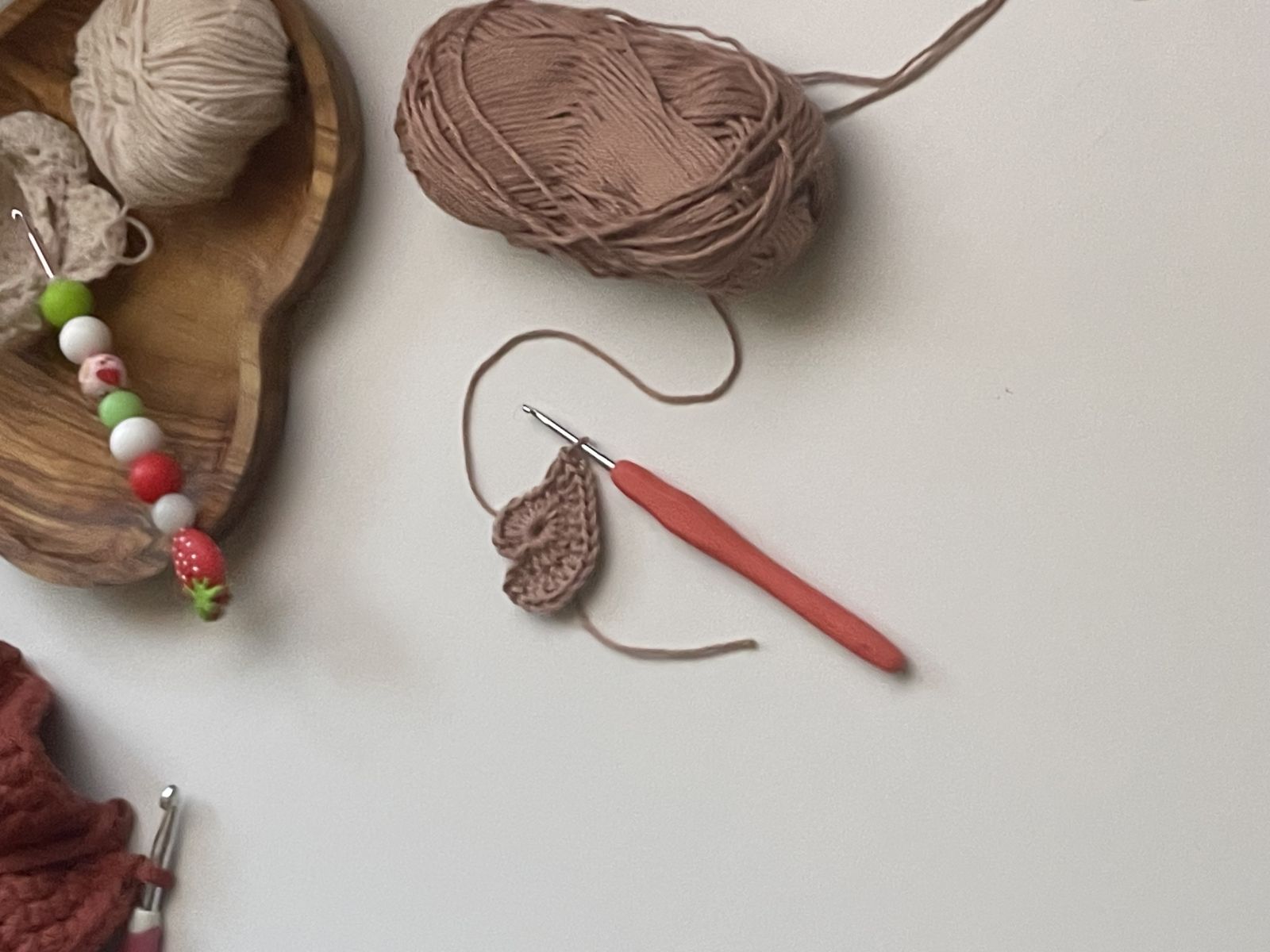 Blog content image for 'Crochet Autumn Decorations: Pattern for Leaves, Acorns & Mushrooms (incl. Fly Agaric)'