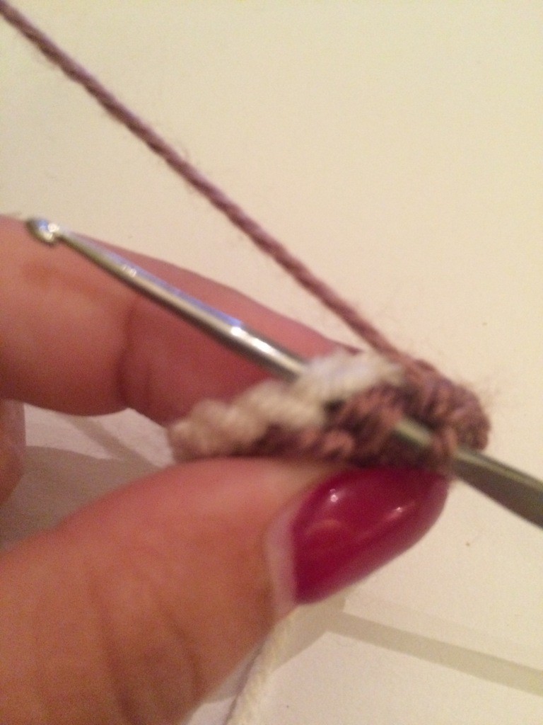 Blog-Inhaltsbild für 'Kostenlose Häkelanleitung - Kleiner Affe - Schlüsselanhänger -Taschenbaumler'