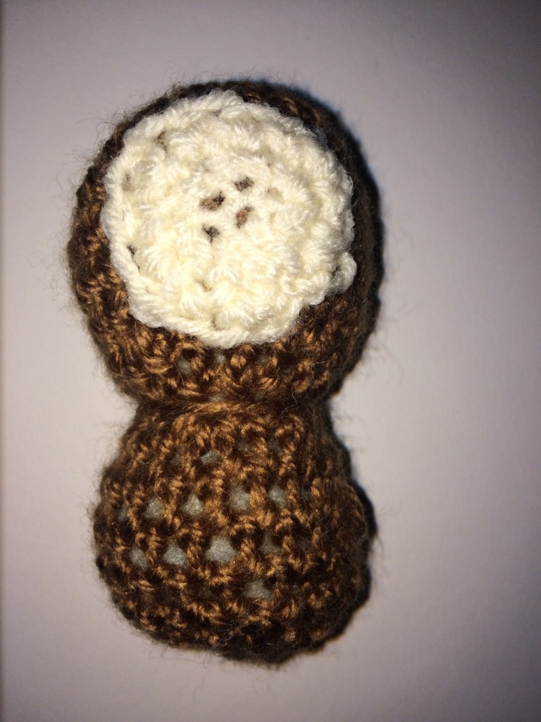 Blog-Inhaltsbild für 'Kostenlose Häkelanleitung - Kleiner Affe - Schlüsselanhänger -Taschenbaumler'