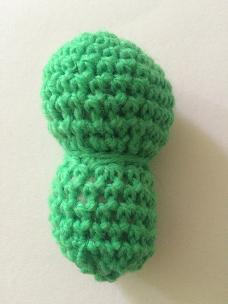 Blog-Inhaltsbild für 'Kostenlose Häkelanleitung - Kleiner Frosch Schlüsselanhänger Taschenbaumler'