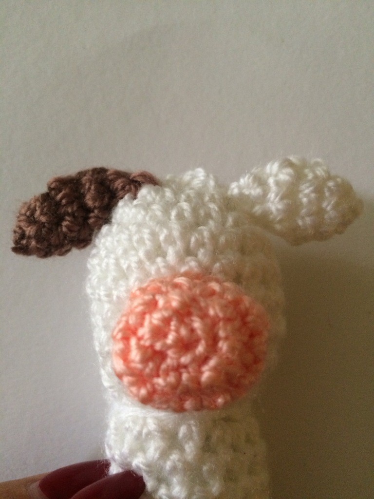 Blog-Inhaltsbild für 'Kostenlose Häkelanleitung - Kleine Kuh -Schlüsselanhänger Taschenbaumler'