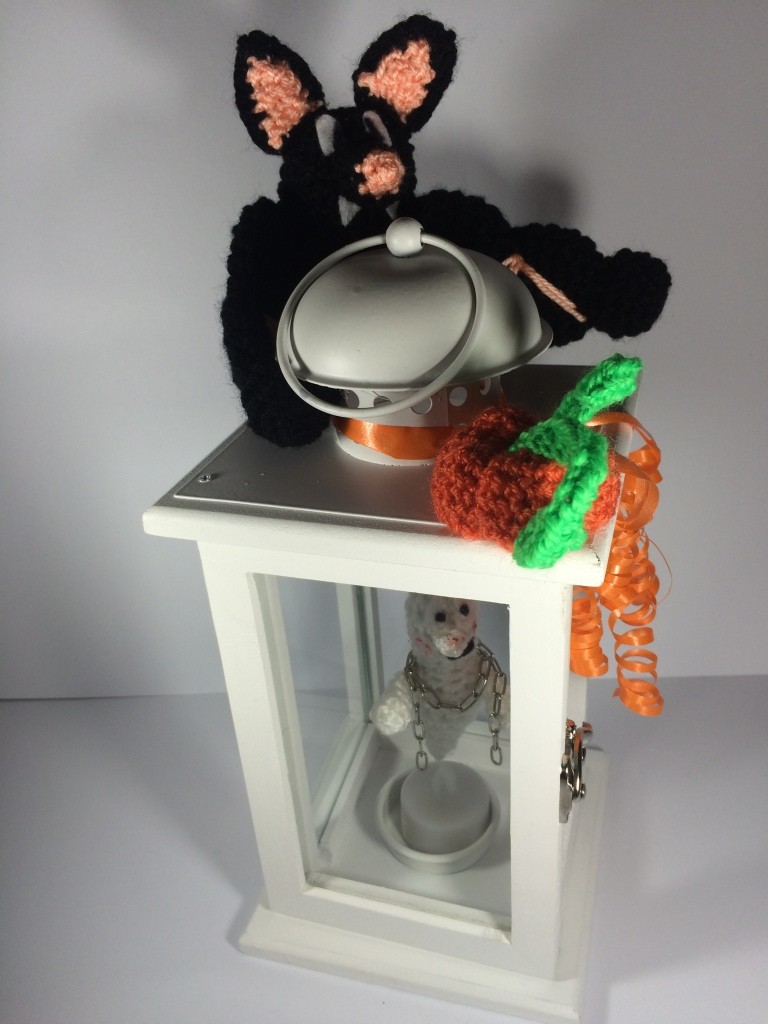 Blog-Inhaltsbild für 'Kostenlose Häkelanleitung - kleiner Geist in der Lampe mit LED Licht'