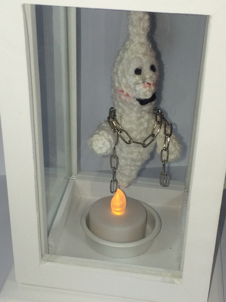 Blog-Inhaltsbild für 'Kostenlose Häkelanleitung - kleiner Geist in der Lampe mit LED Licht'