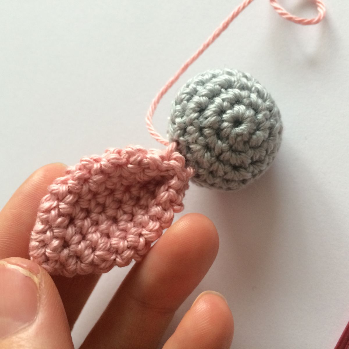 Blog-Inhaltsbild für 'Blume, kostenlose Häkelanleitung'