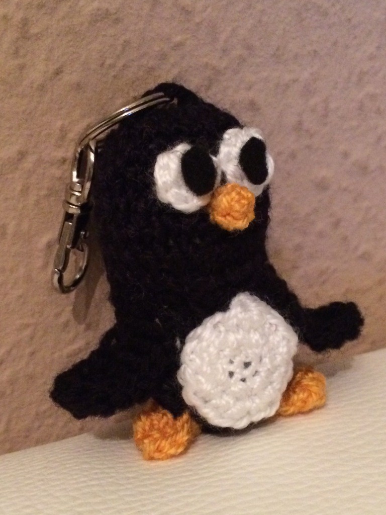 Blog-Inhaltsbild für 'Kostenlose Häkelanleitung - kleiner Pinguin - Schlüsselanhänger - Taschenbaumler'