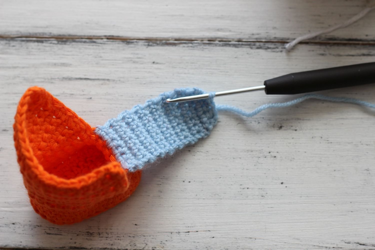 Blog-Inhaltsbild für 'Häkeln für Puppen: Kostenlose Anleitung für Puppenschuhe'