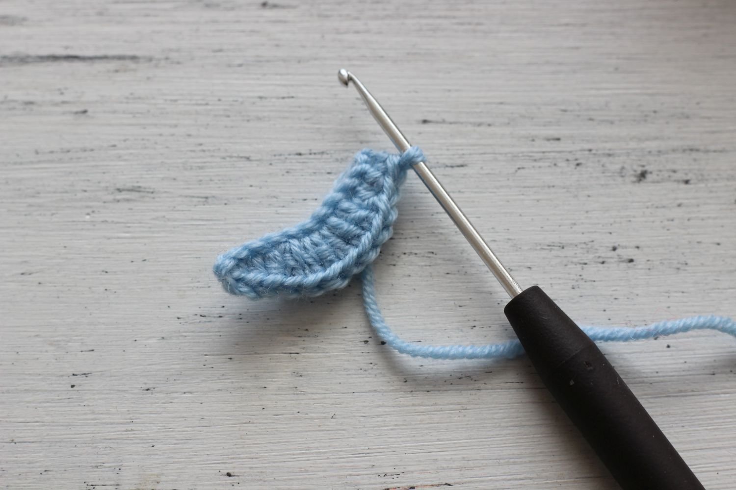 Blog-Inhaltsbild für 'Häkeln für Puppen: Kostenlose Anleitung für Puppenschuhe'