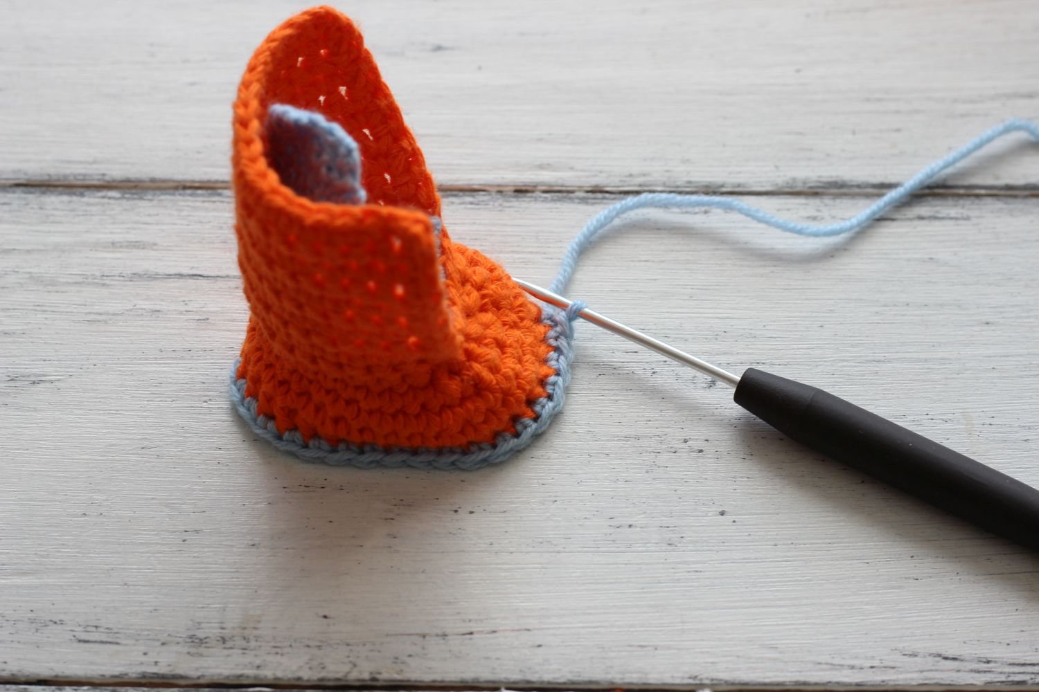 Blog-Inhaltsbild für 'Häkeln für Puppen: Kostenlose Anleitung für Puppenschuhe'