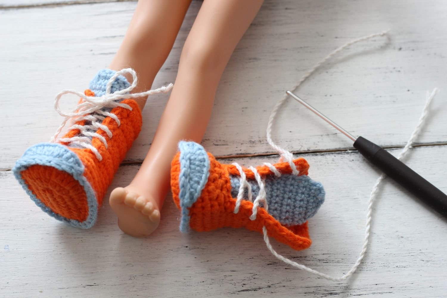 Blog-Inhaltsbild für 'Häkeln für Puppen: Kostenlose Anleitung für Puppenschuhe'