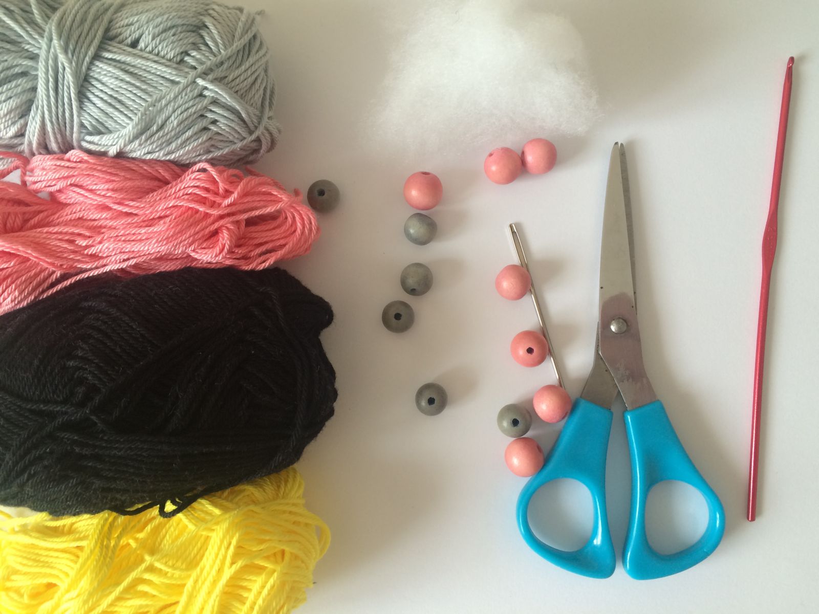 Blog-Inhaltsbild für 'Schnullerkette Flamingo Esra, kostenlose Häkelanleitung'