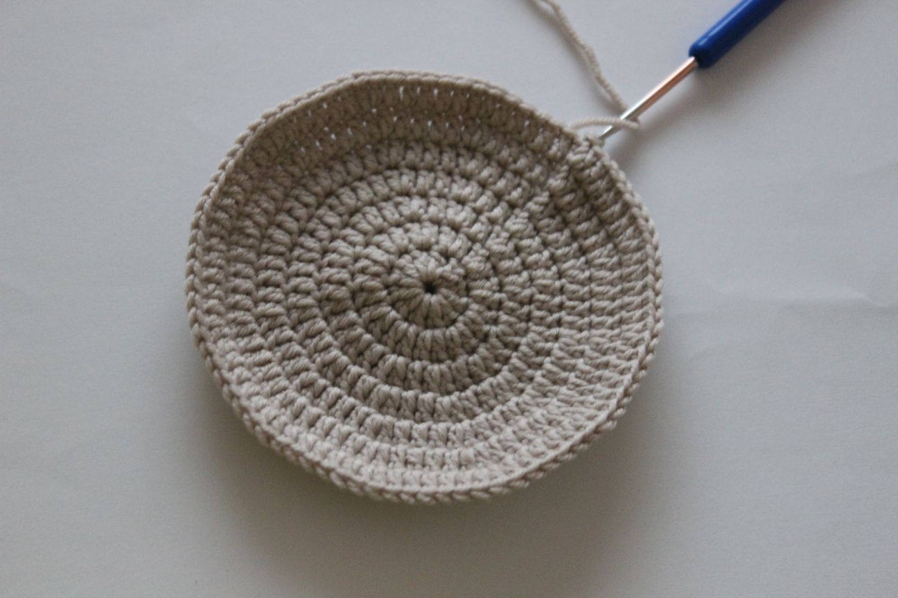 Blog content image for 'Free Crochet Pattern for Baby Hat Sleepy Owl'