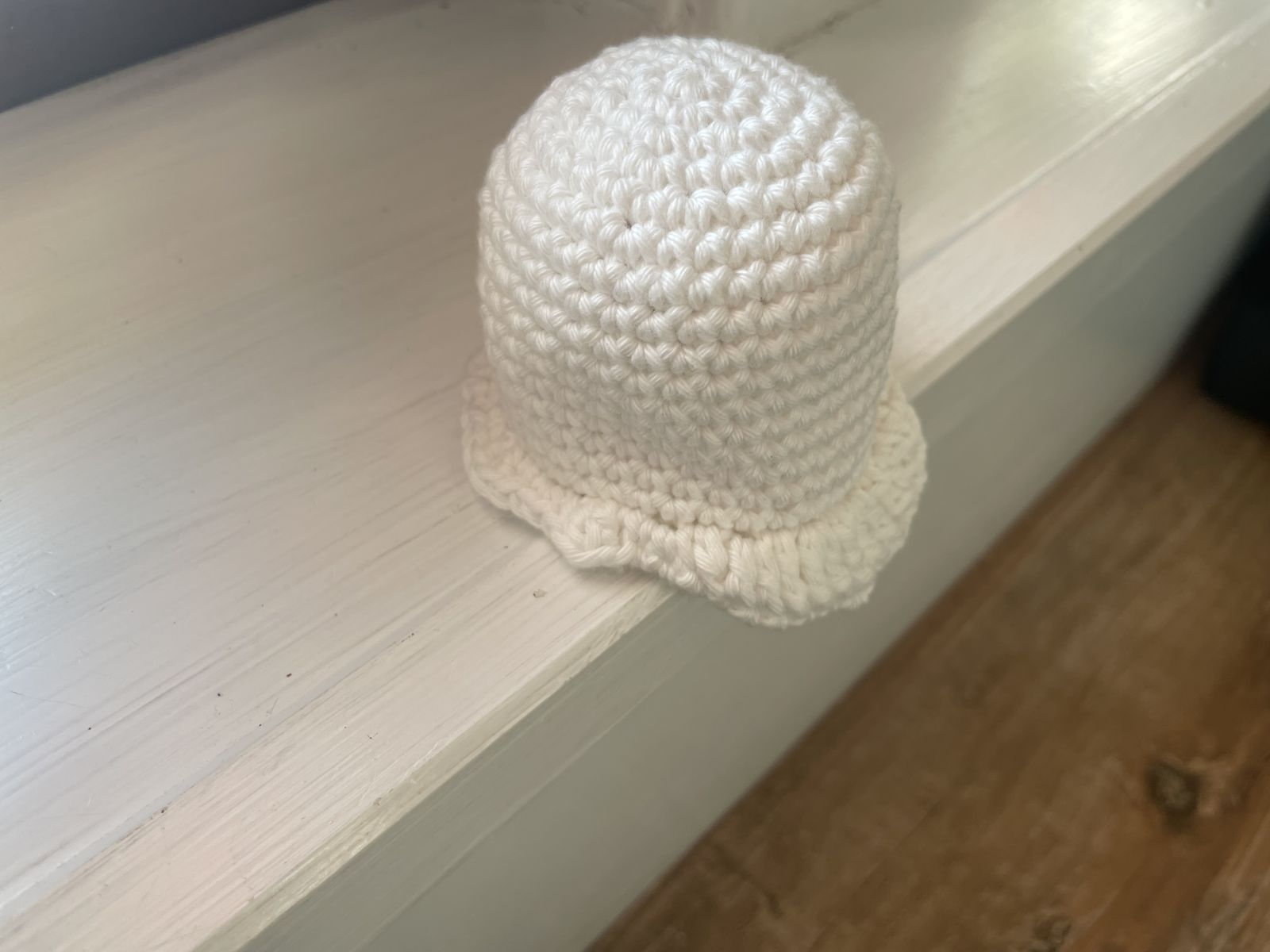 Blog-Inhaltsbild für 'Freundlicher Halloween-Geist häkeln – mit LED-Licht 👻'