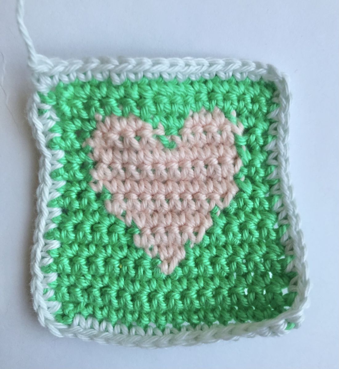 Blog-Inhaltsbild für 'Kostenlose Häkelaleitung kleiner Würfel'