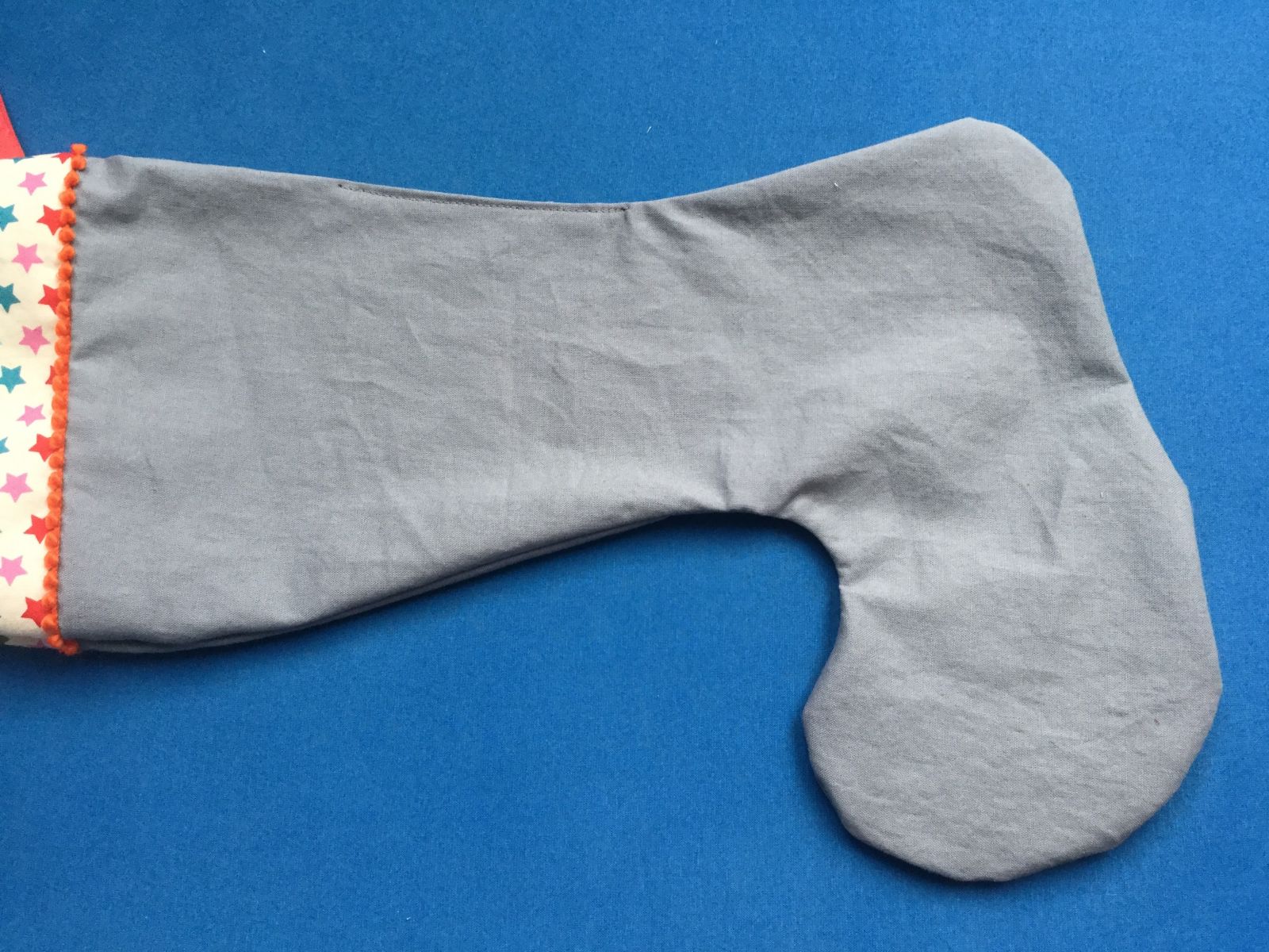 Blog-Inhaltsbild für 'kostenlose Nähanleitung einfache Nikolaussocke'